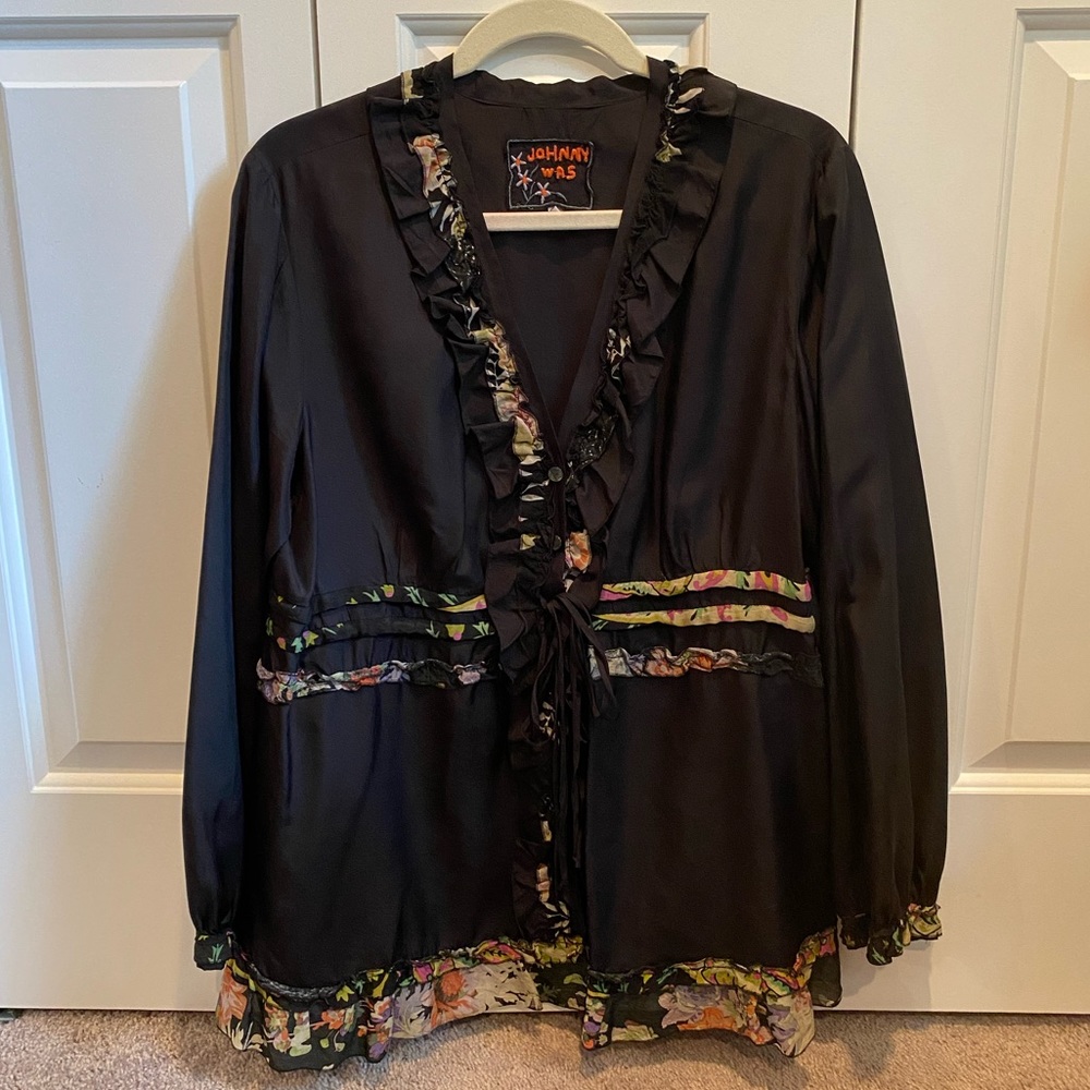 JOHNNY WAS SILK FLORAL BLACK CINCH WAIST SHIRT